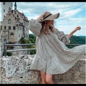 H&M blogger favorite floral a-line dress. floral babydoll style silhouette.l